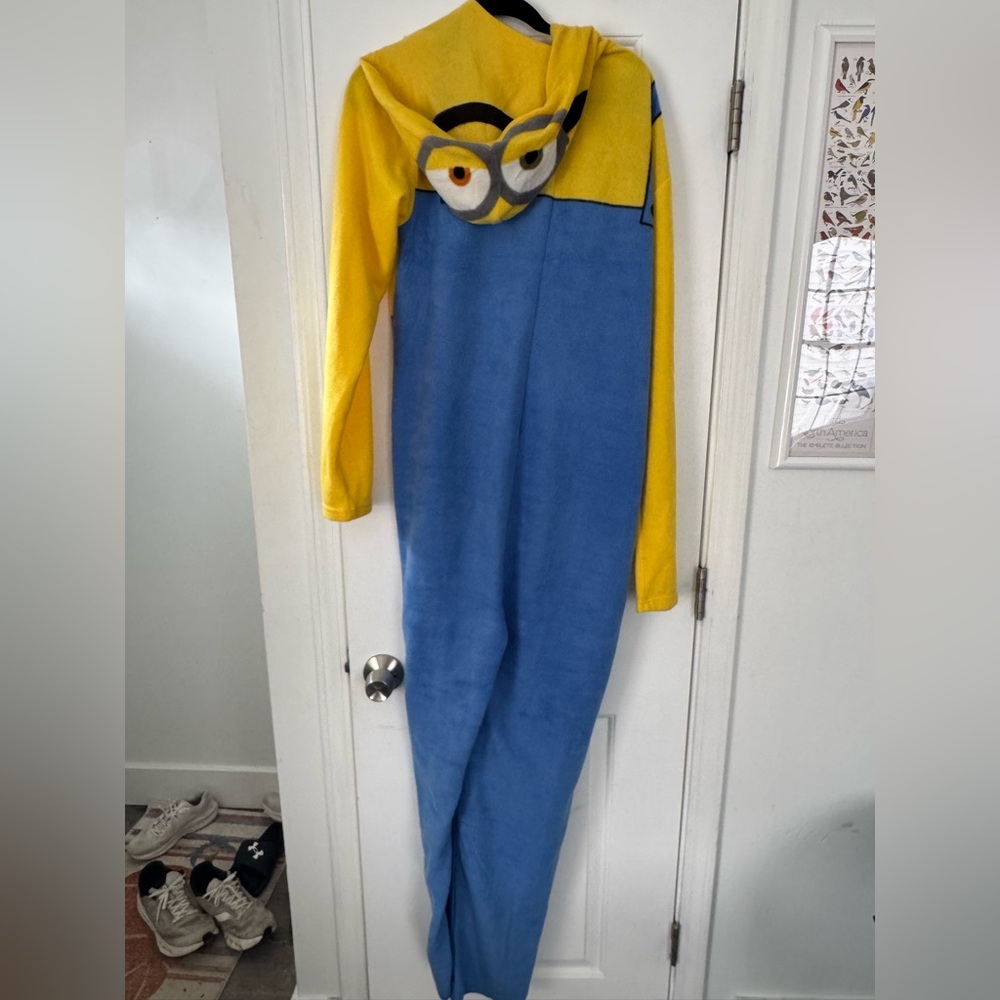 Adult Men’s Yellow and Blue Minion Costume - Picture 2 of 3
